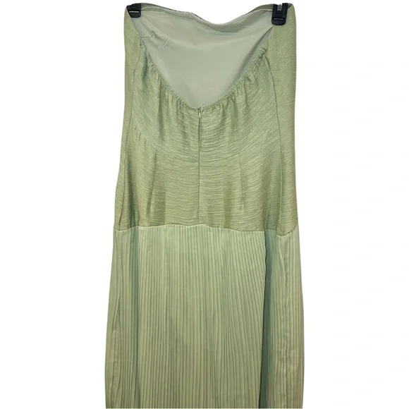 Elegant Green Strapless Dress - Picture 7 of 9